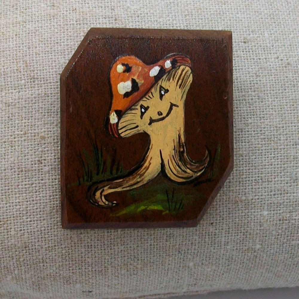 Vintage Hand Painted Whimsical Mushroom Pin Brooch Walnut Wood Artist Signed